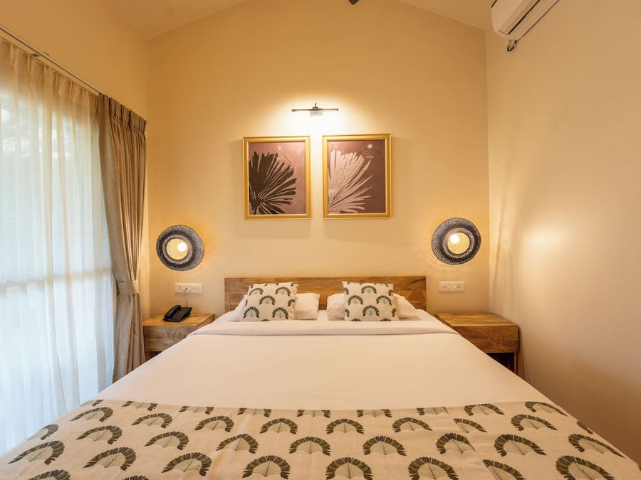 TROPICAL A/C ROOM | Roupas de cama premium, frigobar, escrivaninha