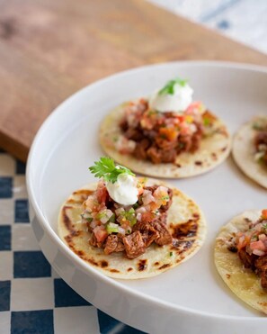 تناول الطعام