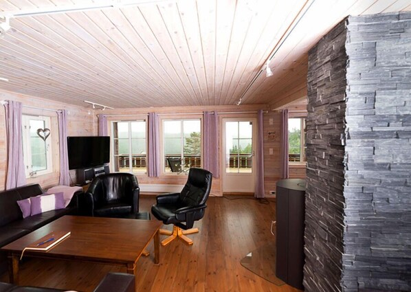 Ferienhütte, 4 Schlafzimmer | Wohnzimmer | Fernseher, Kamin