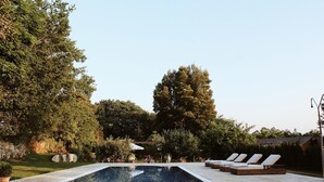Seasonal outdoor pool - Ecohotel Nos (Silleda)