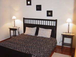 Kedap suara, setrika/meja setrika, dan tempat tidur bayi gratis