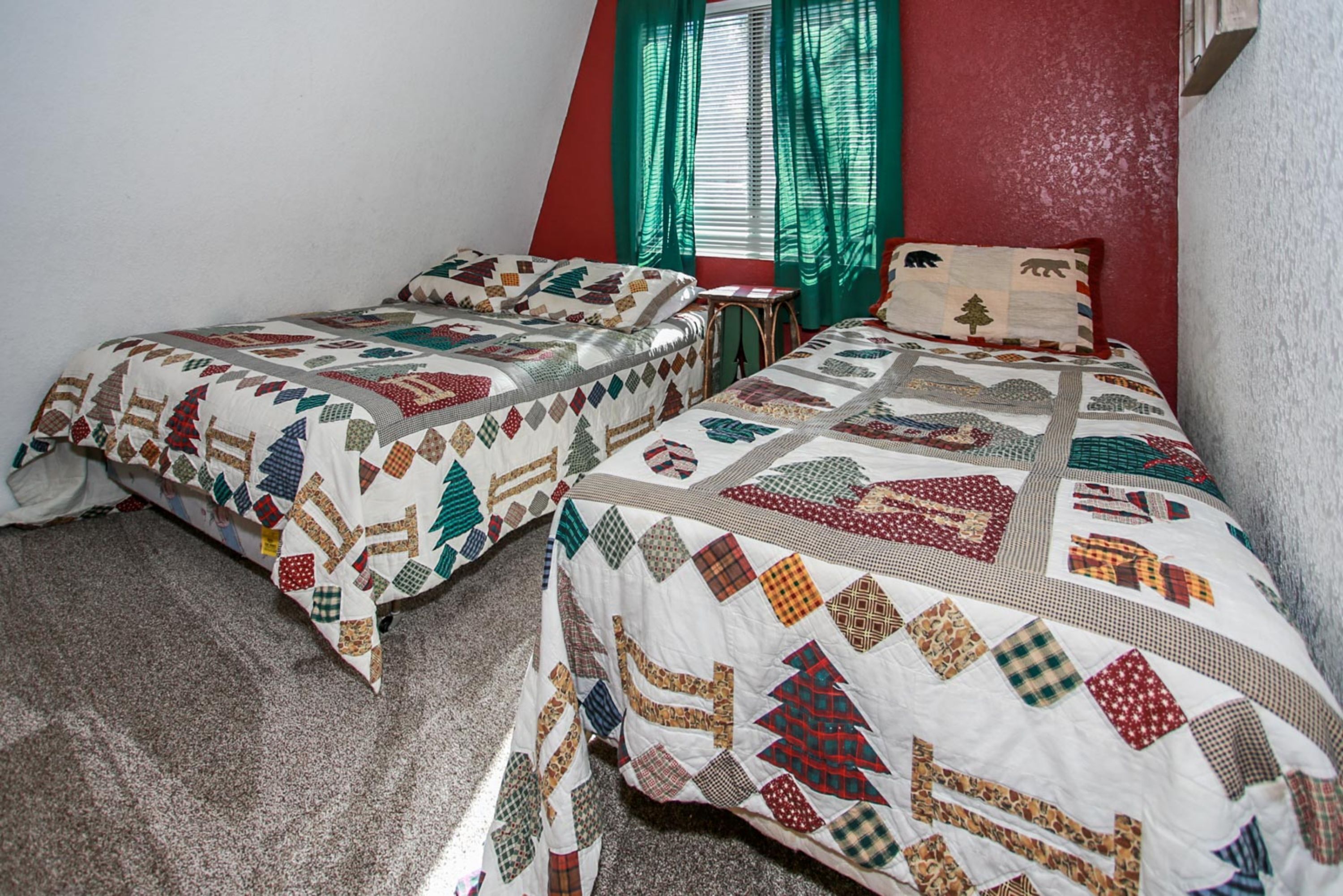 Hytte – standard, ikke-røyk, kjøkken | 2 soverom, skrivebord for bærbar PC, strykejern/-brett og sengetøy