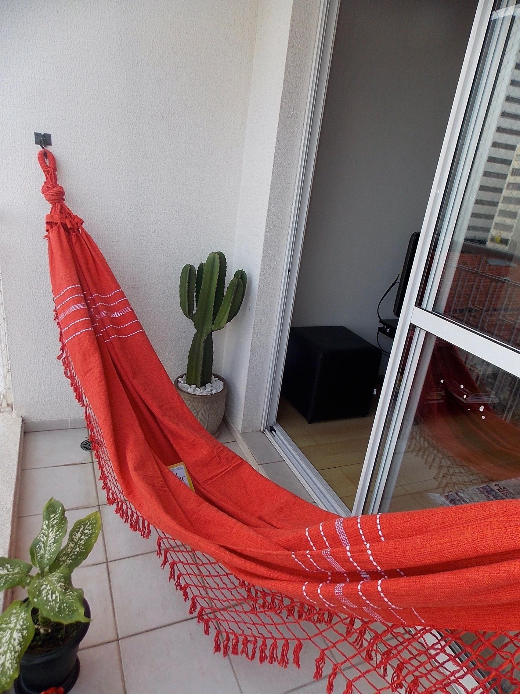 Apartamento econômico, 2 quartos, acessível, vista para a cidade | Sacada