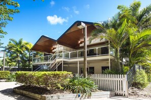 Front of property - Picnic Bay Apartments Unit 4 (Picnic Bay)