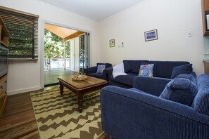 Family Apartment, 2 Bedrooms, Balcony, Ocean View | Living room
