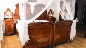 2 chambres, décoration personnalisée, bureau, rideaux occultants