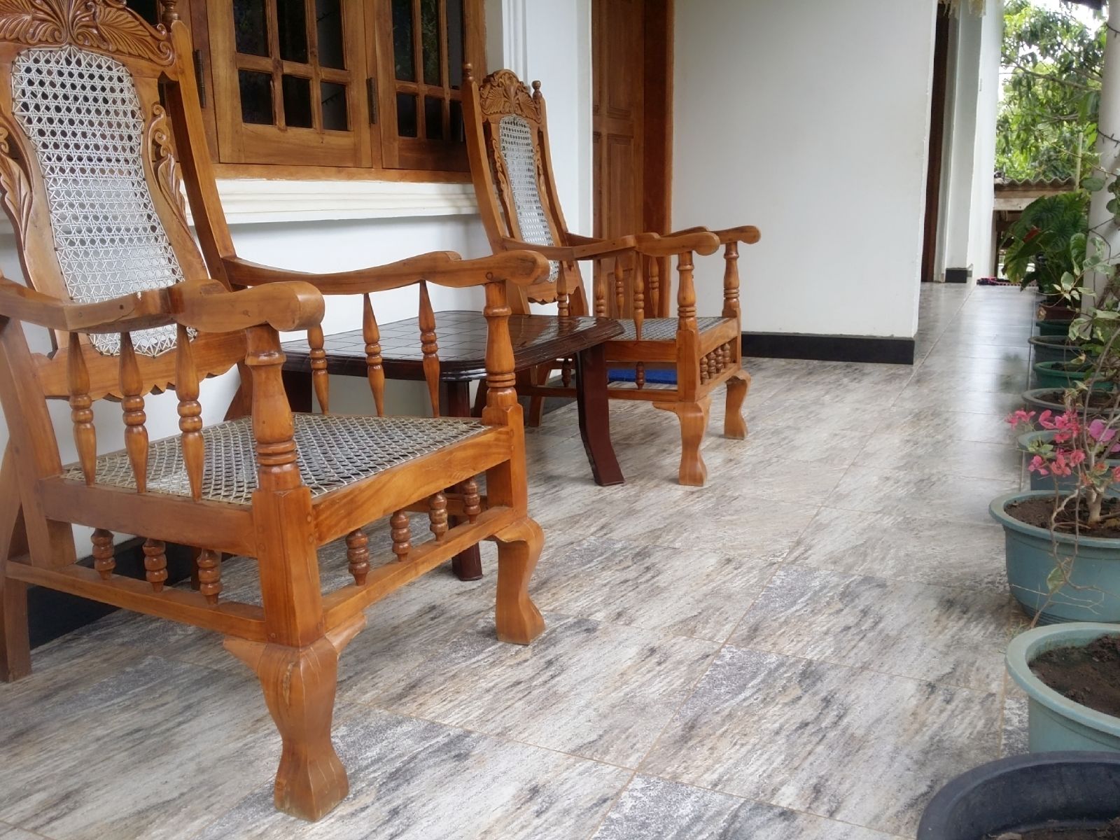 Chambre Quadruple Deluxe, 2 grands lits, fumeurs, vue jardin | Coffres-forts dans les chambres, bureau, chambres insonorisées