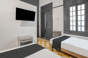 Standaard kamer, 2 tweepersoonsbedden | Gratis wifi, beddengoed