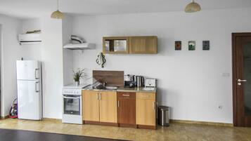 Refrigerador, horno, placa de cocina, lavavajillas