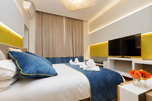 Suite | Premium bedding, minibar, in-room safe, individually furnished - Relais Vittoria Colonna (Rome)