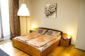 尊爵公寓, 2 間臥室, 廚房, 城市景觀 | 1 間臥室、書桌、熨斗/熨衣板、免費無線上網