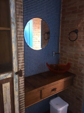 Standard Double Room | Bathroom