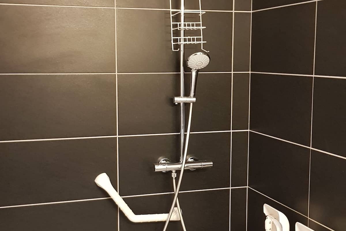 classic room, 1 double bed, non smoking | premium bedding, individually decorated, individually furnished, desk