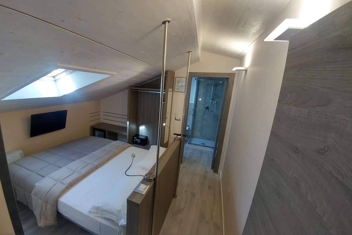 Artículos del minibar gratis y caja de seguridad en la habitación 