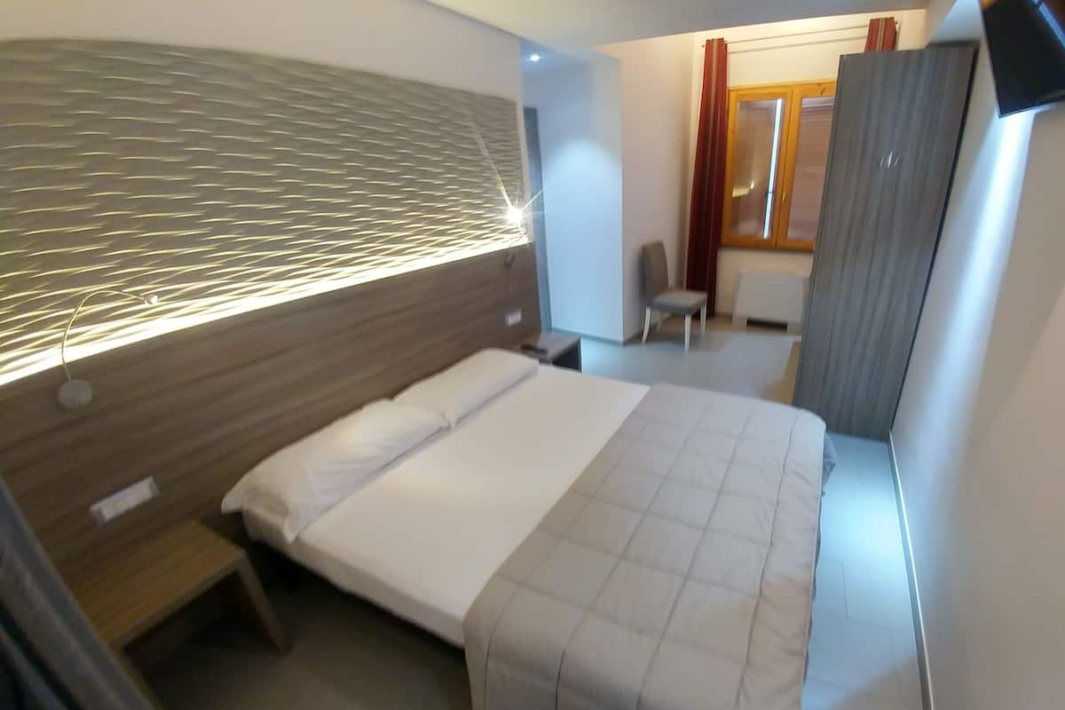 Artículos del minibar gratis y caja de seguridad en la habitación 