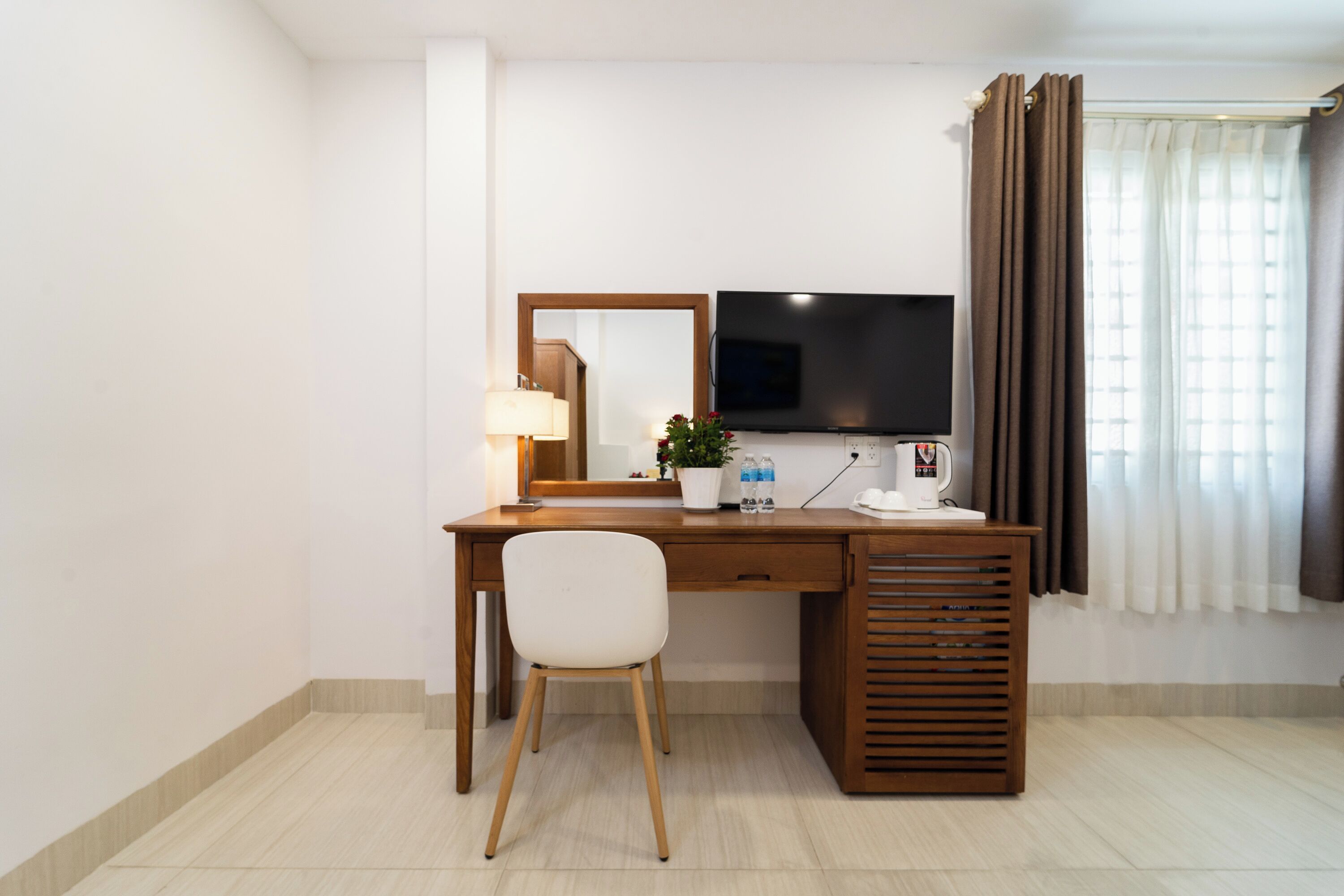 deluxe double room, 1 queen bed, city view | 1 bedroom, premium bedding, memory-foam beds, minibar