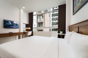 Deluxe Double Room, 1 Queen Bed, City View | Television - Sai Gon Park Hotel (Ho Chi Minh City)