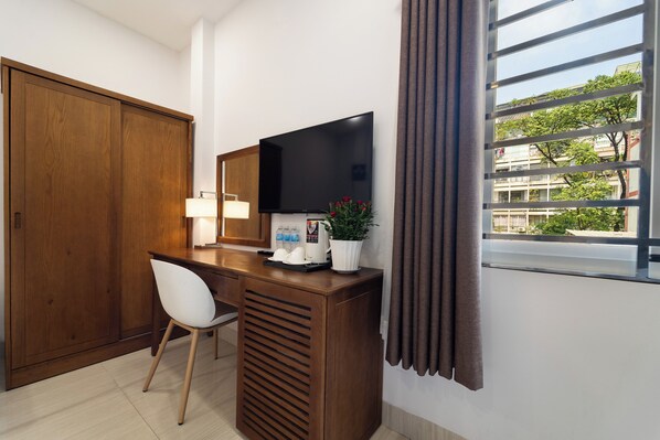 奢华三人房, 多张床, 城市景观 | 高档床上用品 、记忆海绵床垫、迷你吧、客房内保险箱