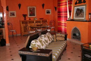 Vila, 3 kamar tidur | Area keluarga | Televisi layar datar 32-inci dengan saluran TV satelit dan TV