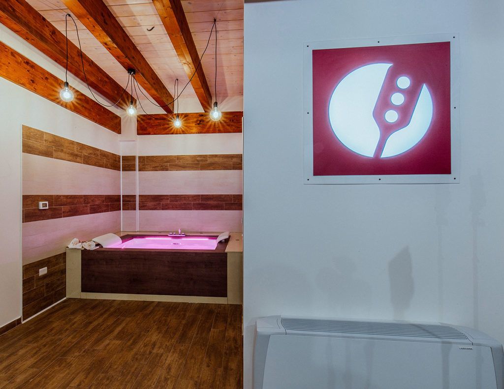 Deluxe-Doppel- oder -Zweibettzimmer, Whirlpool | Zimmerausstattung