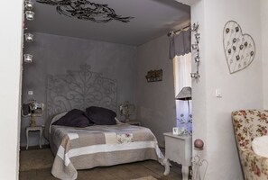 Quarto casal (Angelot) | Roupas de cama premium, cofres nos quartos, individualmente decorados