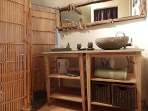 Double Room (Lotus) | Bathroom sink