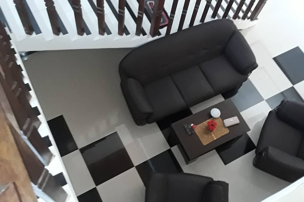 Darshani Hikka Villa
