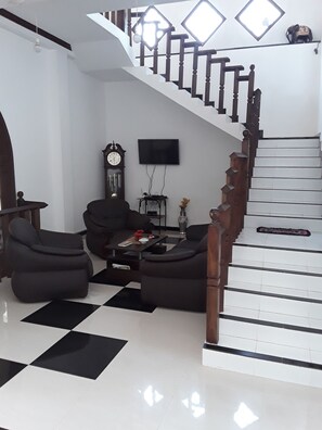 Staircase - Darshani Hikka Villa (Hikkaduwa)