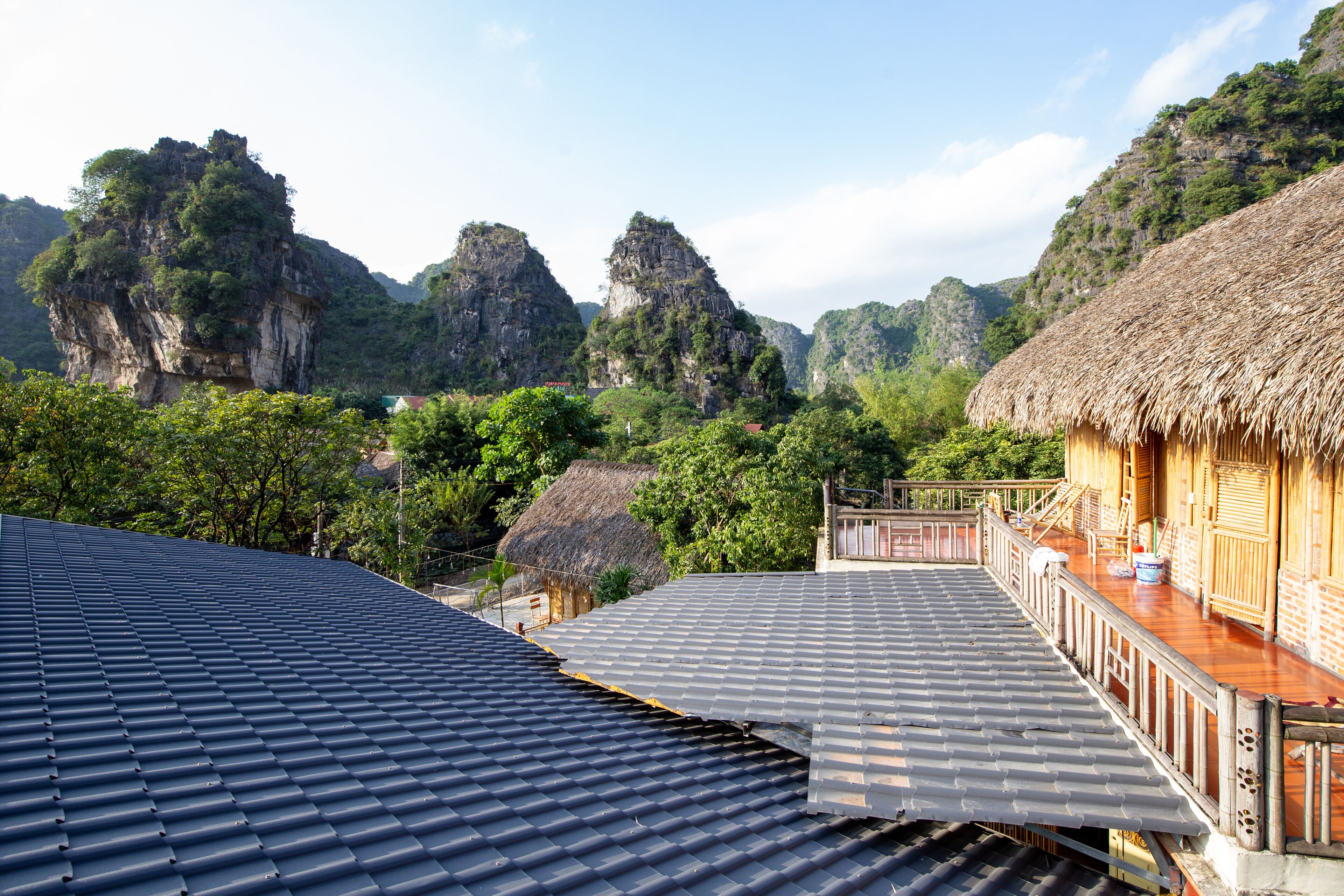 family room | aerial view