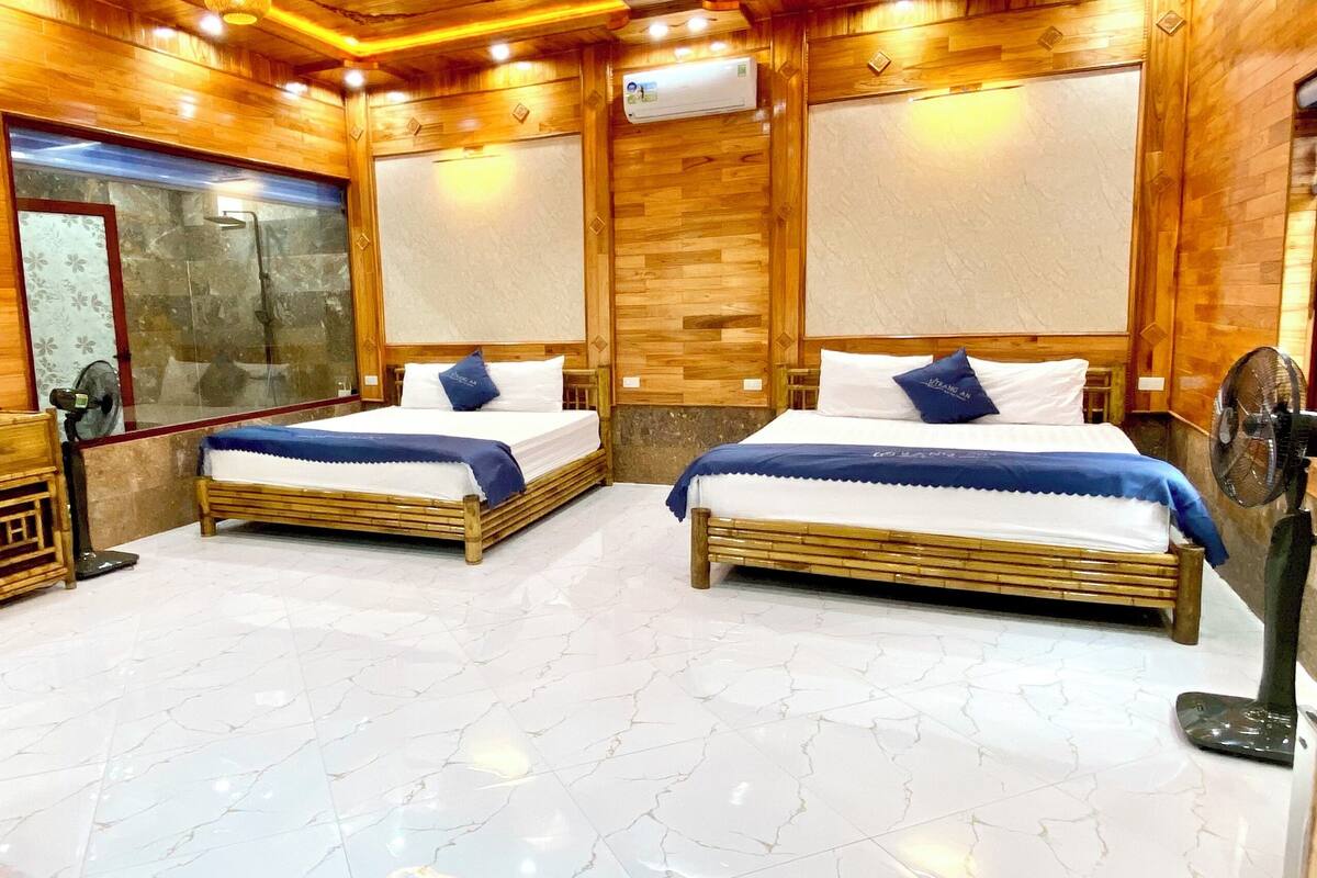 quadruple bungalow | desk, free wifi, bed sheets