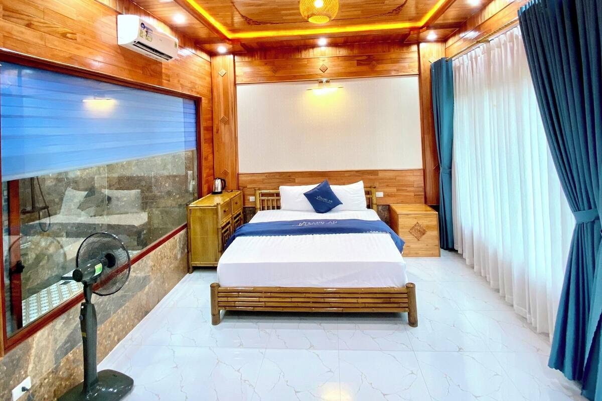 double bungalow | desk, free wifi, bed sheets