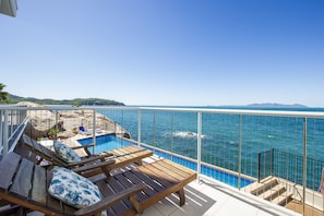 Superior-Apartment, 2 Schlafzimmer, Poolzugang, Meerblick | Balkon