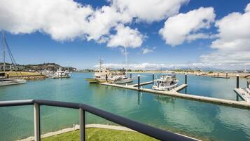 Townhouse Keluarga, 3 kamar tidur, akses ke kolam renang, pemandangan marina | Pemandangan dari kamar
