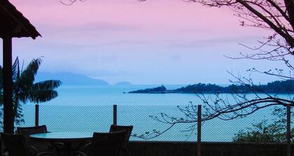 Casa em Ubatuba com Vista para o Mar