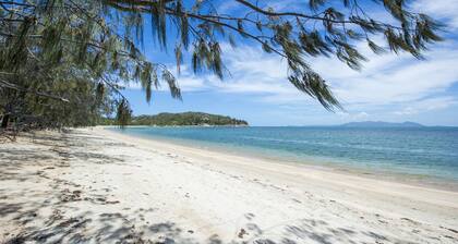 Azure on Geoffrey Bay