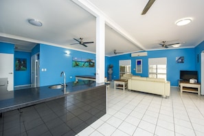 Family House, 3 Bedrooms, Patio, Ocean View | Living area