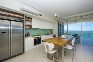 Superior Apartment, 3 Bedrooms, Pool Access, Ocean View | Private kitchen | Full-size fridge, microwave, oven, stovetop