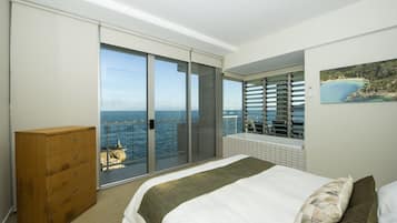 Superior Apartment, 3 Bedrooms, Pool Access, Ocean View | 3 bedrooms, iron/ironing board, cots/infant beds, rollaway beds