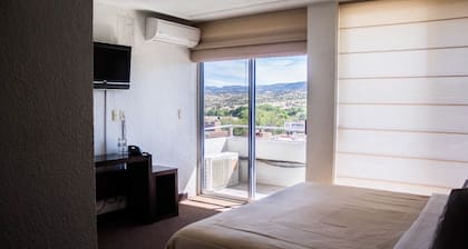 HOTEL SIERRA REAL