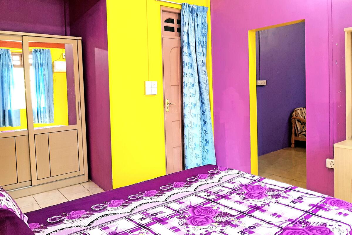 Minibar, desk, iron/ironing board, rollaway beds