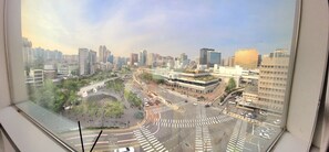 Vue sur la ville depuis l’hébergement