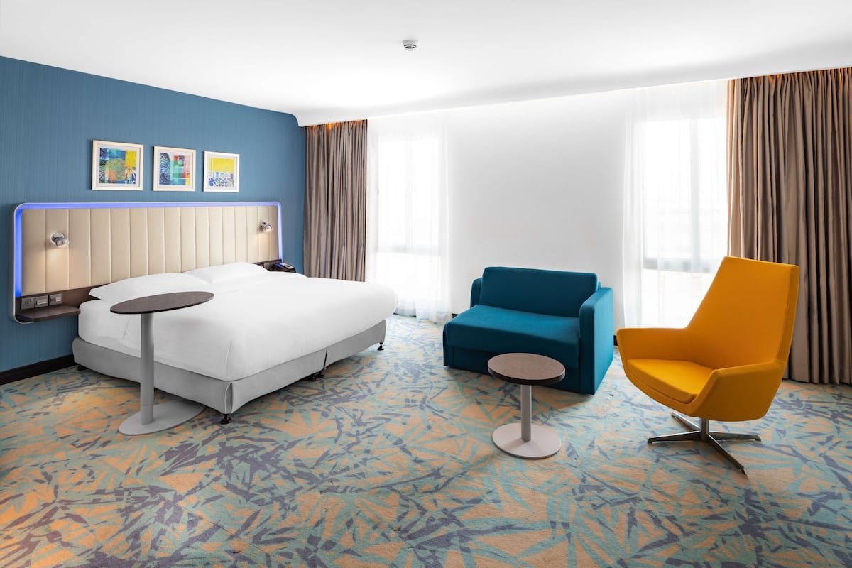 Free minibar, in-room safe, desk, soundproofing