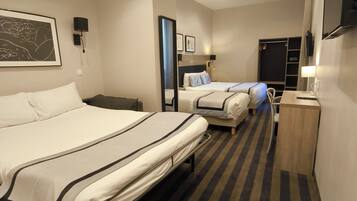 Chambre Quadruple Ăconomique, rez-de-chaussĂ©e