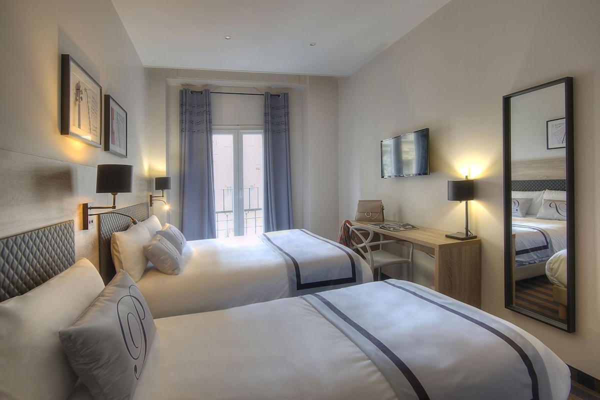 Minibar, in-room safe, desk, soundproofing