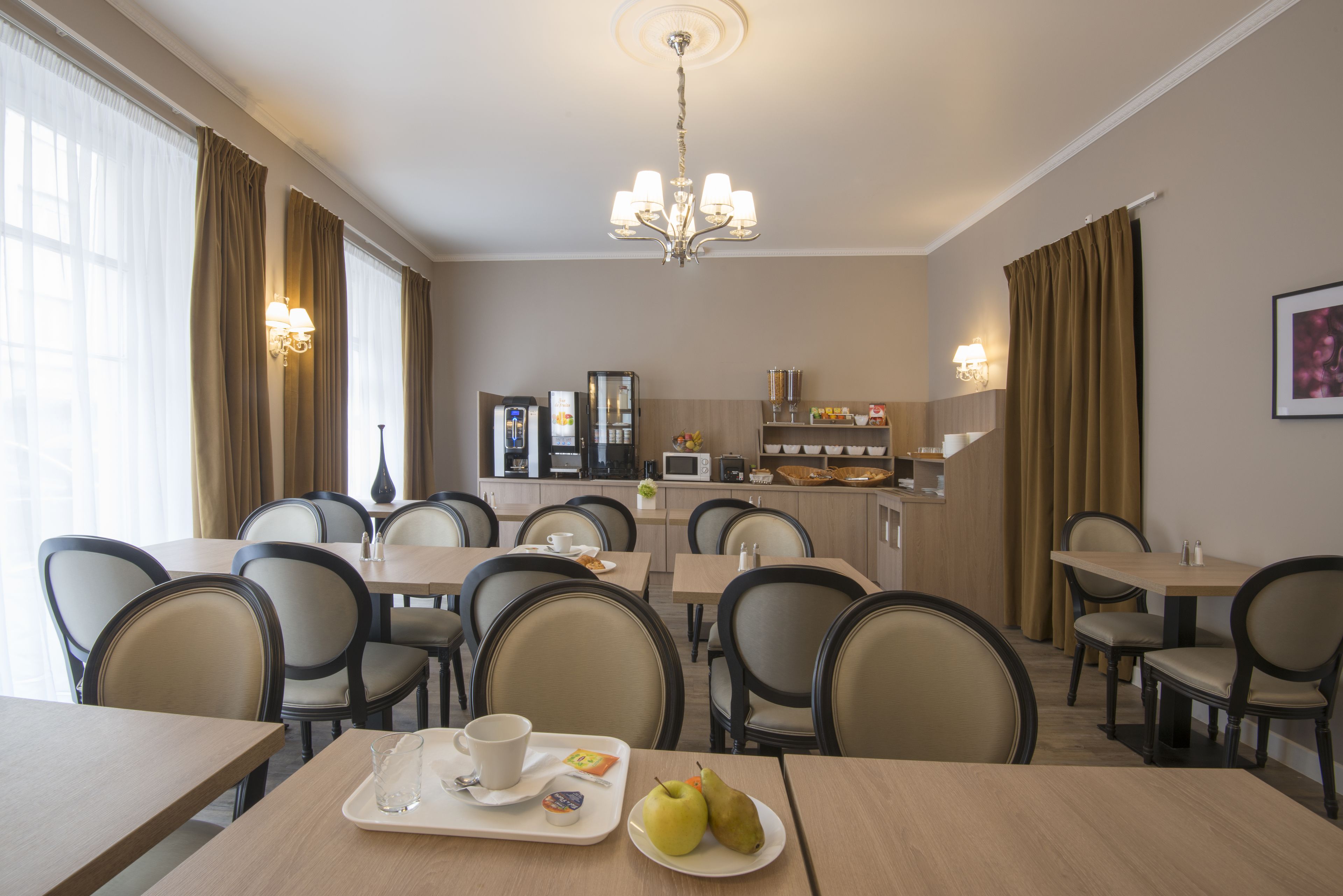 daily continental breakfast (eur 12 per person)
