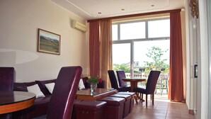 Lobby sitting area - Regina Mundi (Citluk)