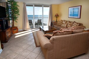Condo, 4 Bedrooms, Oceanfront | Living room