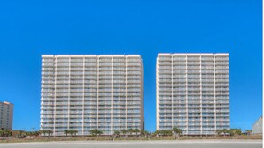 Front of property - Crescent Shores by Elliott Beach Rentals (North Myrtle Beach)