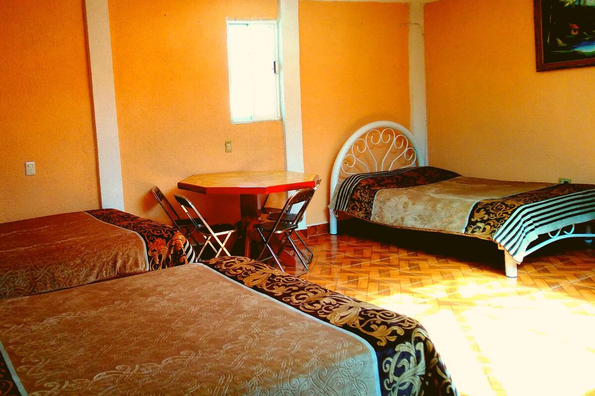 Quadruple Room | Desk, WiFi (free)