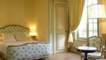 Individually decorated, individually furnished, desk, blackout drapes